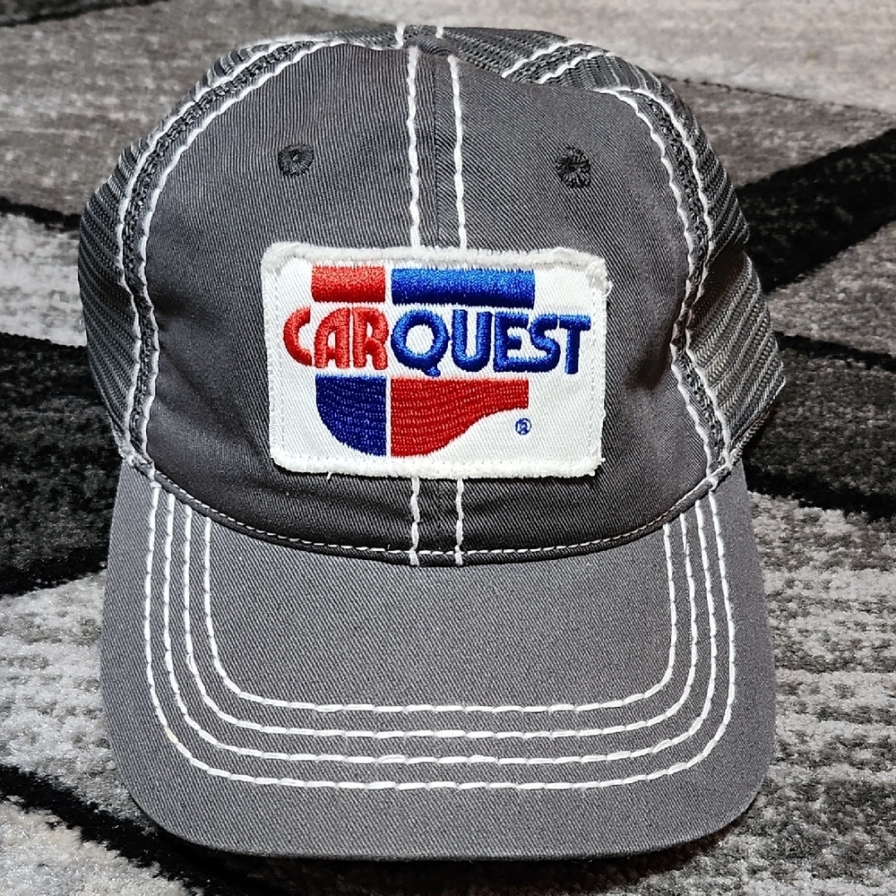 VINTAGE EMBROIDERED CAR-QUEST GRAY MESH CAP HAT